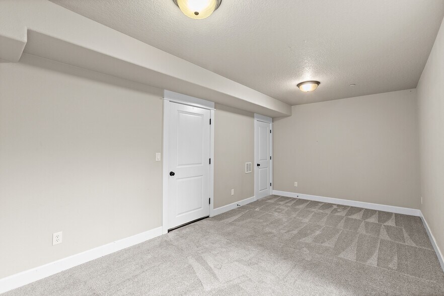More Photos Of 9414 SE Causey Ave, Happy Valley Apartments For Sale