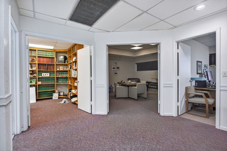 More Photos Of 513 N State Road 7, Margate Office For Lease