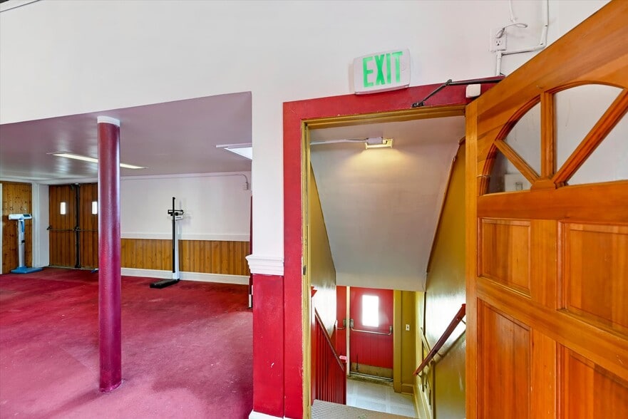 More Photos Of 2024 Gwynn Oak Ave, Baltimore Religious Facility For Sale