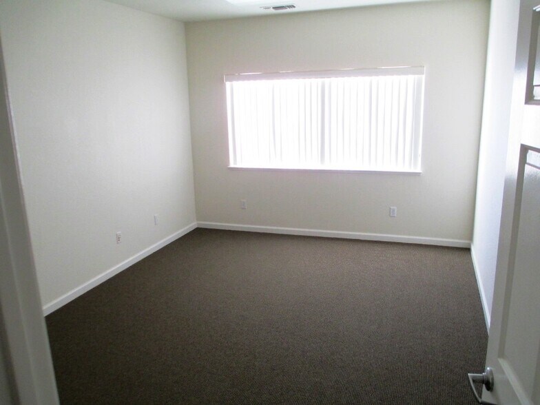 More Photos Of 1287 Furneaux Rd, Olivehurst Office For Lease
