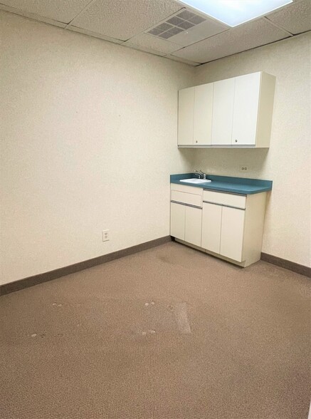 More Photos Of 180 White Rd, Little Silver Medical For Lease