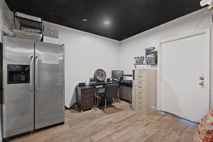 More Photos Of 1307 Columbus St, Bakersfield Specialty For Sale