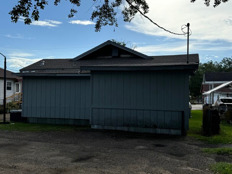 More Photos Of 458 Dauphin Island Pky, Mobile Freestanding For Sale