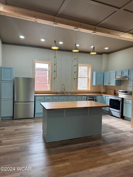 More Photos Of 28 N Main St, Kenton Office For Lease