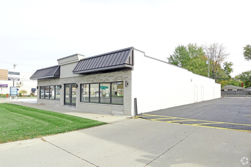 More Photos Of 29350 Harper Ave, Saint Clair Shores Office For Sale