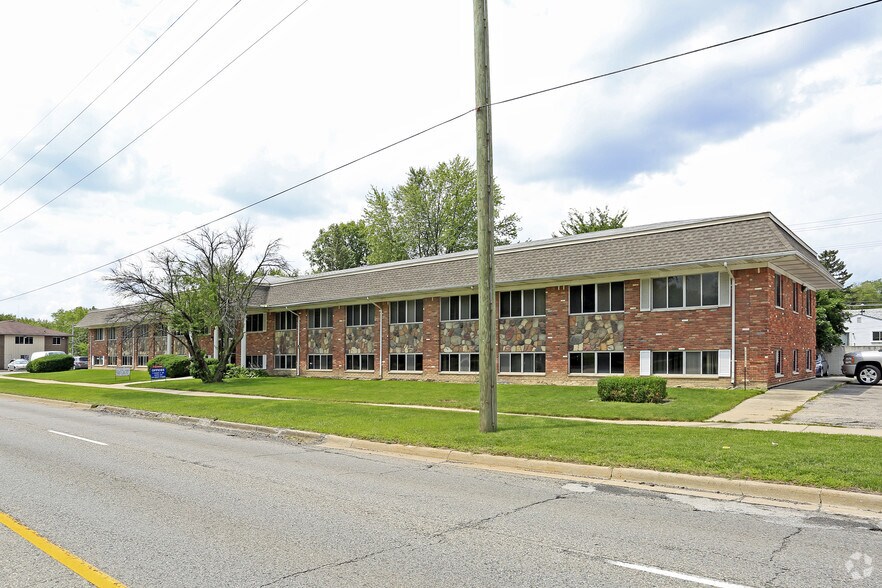 More Photos Of 28475 Greenfield Rd, Southfield Office For Lease