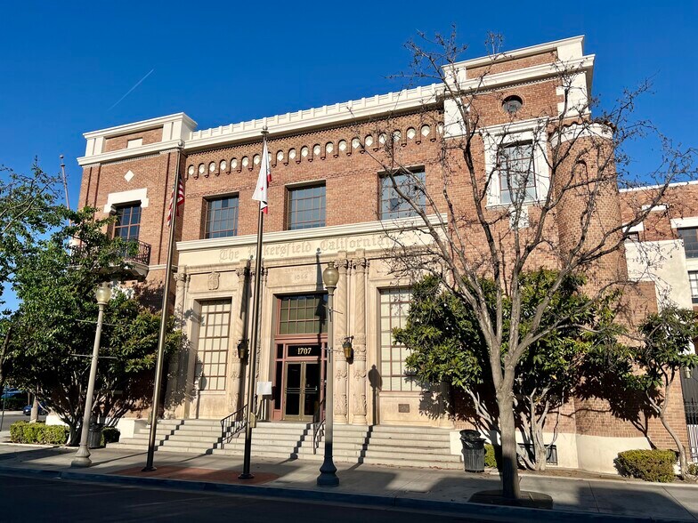 More Photos Of 1707 Eye St, Bakersfield Office For Lease