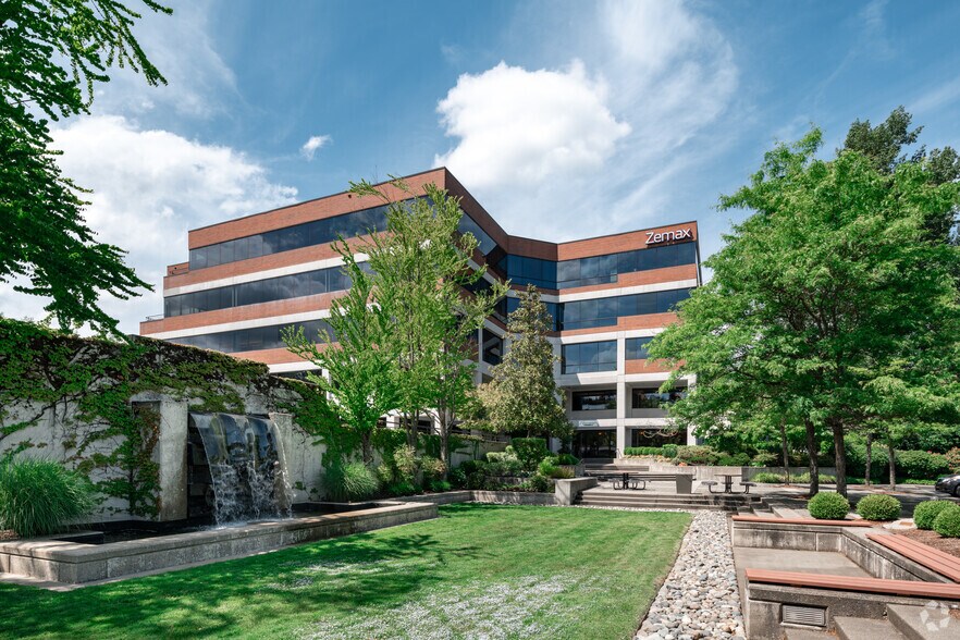 More Photos Of 3933 Lake Washington Blvd NE, Kirkland Office For Lease