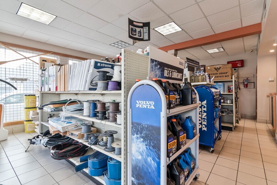 More Photos Of 3200 NW South River Dr, Miami Manufacturing For Lease