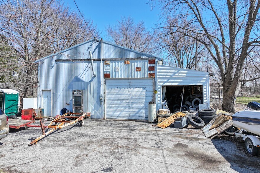 More Photos Of 12181 Dixie Hwy, Birch Run Specialty For Sale