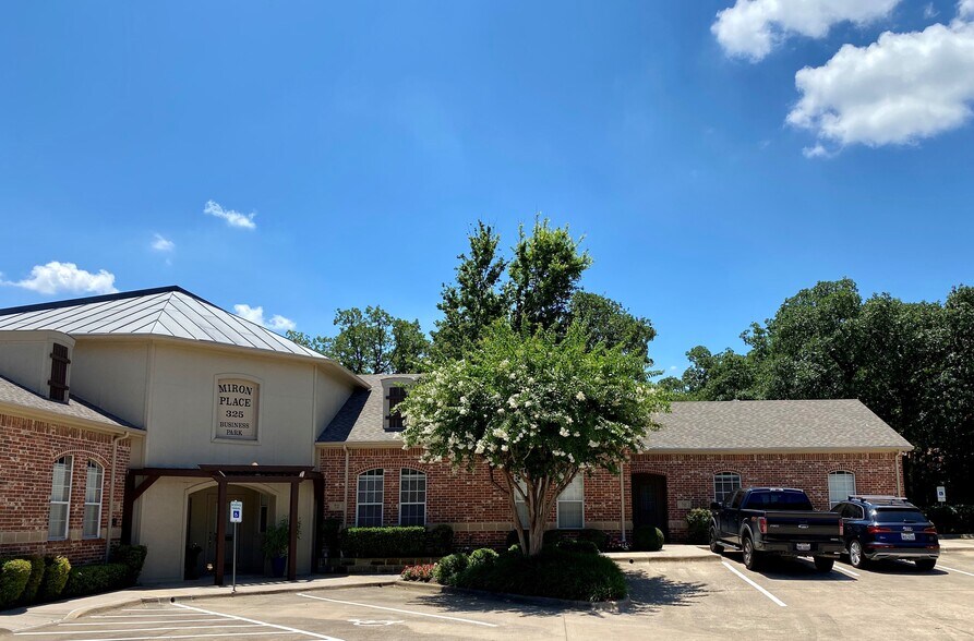 More Photos Of 325 Miron Dr, Southlake Medical For Lease