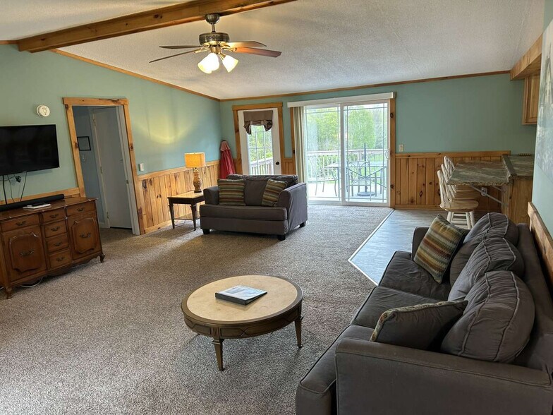 More Photos Of 446 Maples Rd, Milford Hotel For Sale