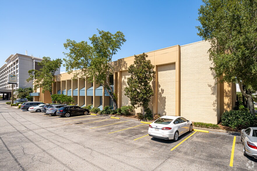 More Photos Of 2200 Veterans Memorial Blvd, Kenner Office For Lease
