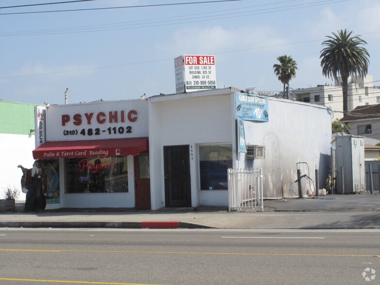 Primary Photo Of 2452 Lincoln Blvd, Venice Freestanding For Sale
