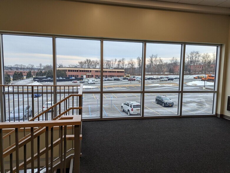 More Photos Of 33 Tech Valley Dr, East Greenbush Flex For Lease