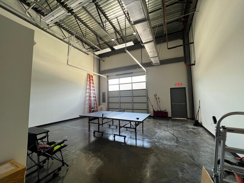 More Photos Of 4227 S Main St, Stafford Light Manufacturing For Lease
