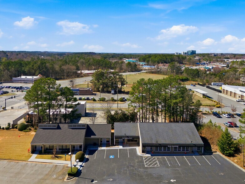 More Photos Of 415-421 W Pike St, Lawrenceville Office For Sale