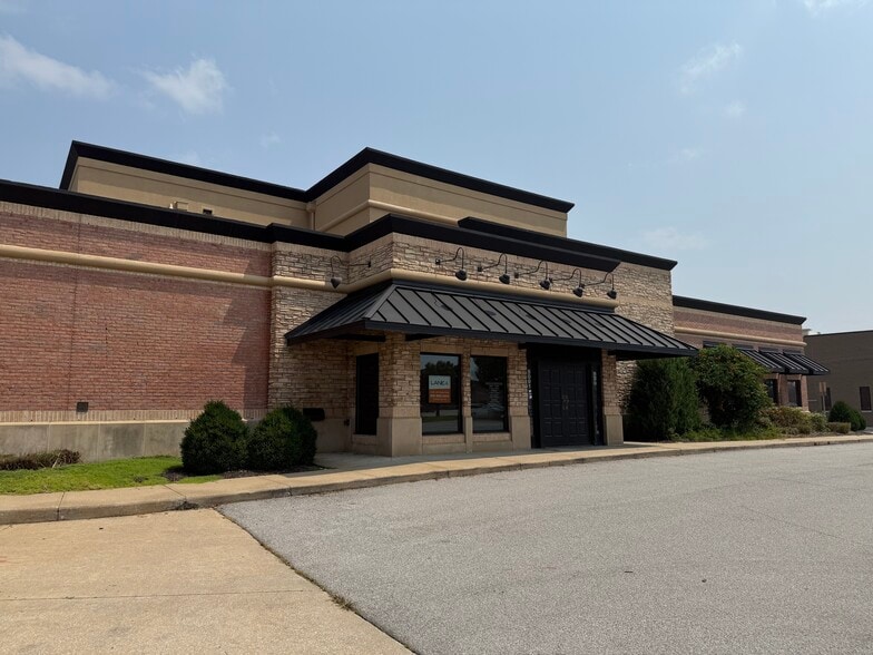 Primary Photo Of 5001 Town Center Dr, Leawood Restaurant For Sale
