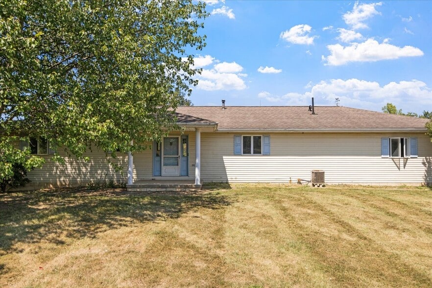 More Photos Of 7233 National Rd, Thornville Horse Stables For Sale