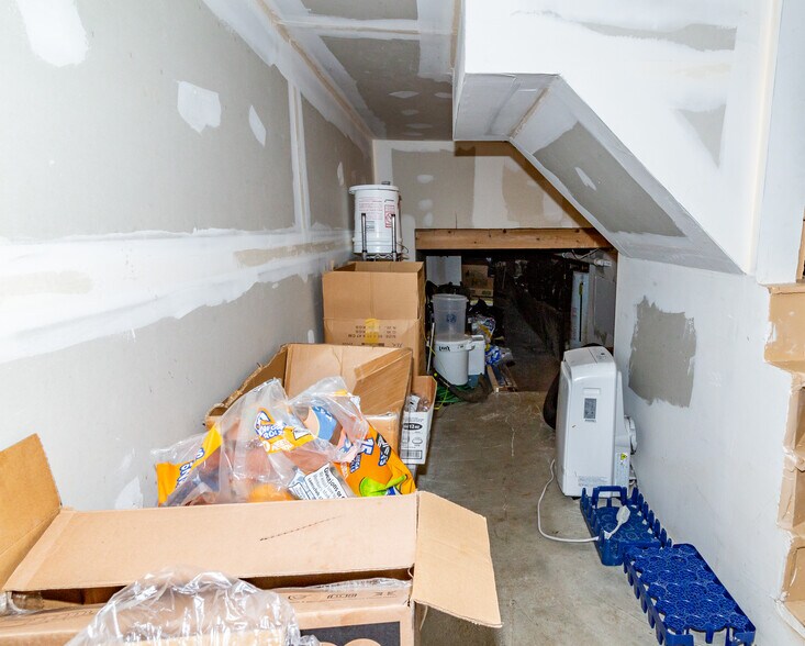 More Photos Of 1736 W North Ave, Baltimore Restaurant For Sale