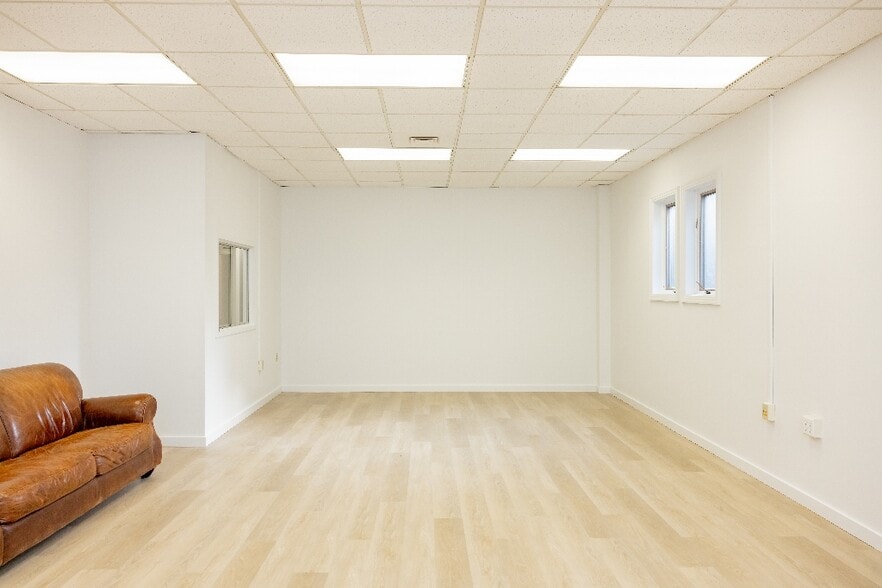 More Photos Of 883 Black Rock Tpke, Fairfield Office Residential For Lease