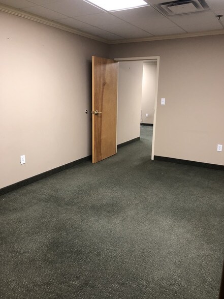 More Photos Of 1330 Niagara Falls Blvd, Tonawanda Storefront Retail Office For Lease
