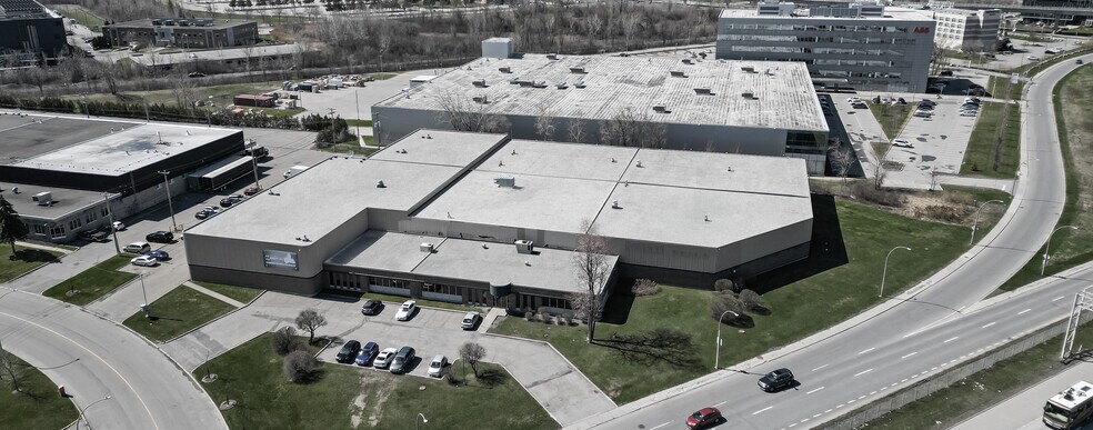 More Photos Of 9800 Rte Transcanadienne, Montréal Warehouse For Lease