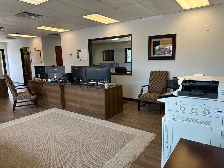 More Photos Of 1705 N Main St, Cleburne Auto Dealership For Lease