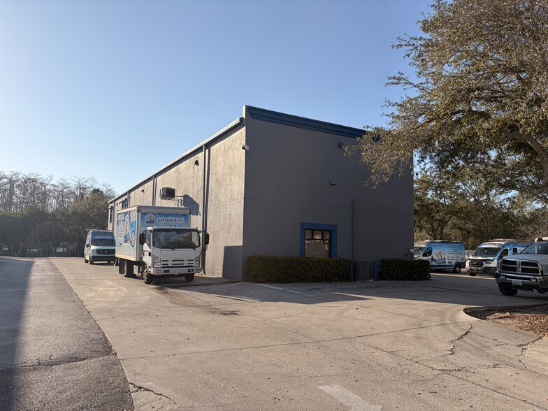 More Photos Of 10911 Harmony Park Dr, Bonita Springs Light Distribution For Sale