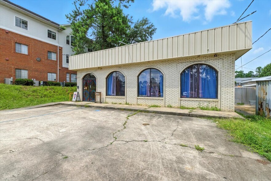 More Photos Of 2122 W Pensacola St, Tallahassee Freestanding For Lease