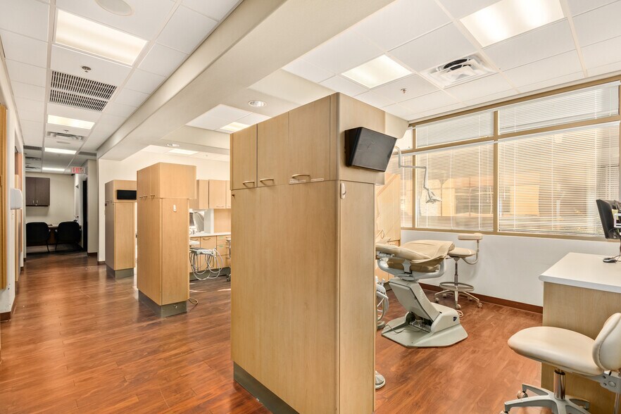 More Photos Of 9179 W Thunderbird Rd, Peoria Medical For Sale