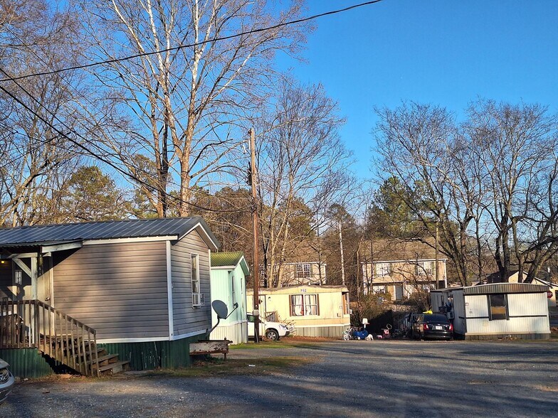 More Photos Of 321 S Main St, Adairsville Trailer Camper Park For Sale