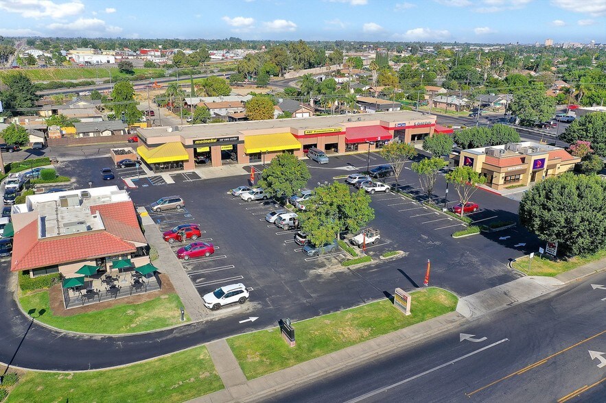More Photos Of 1455 Herndon Ave, Modesto Auto Repair For Lease