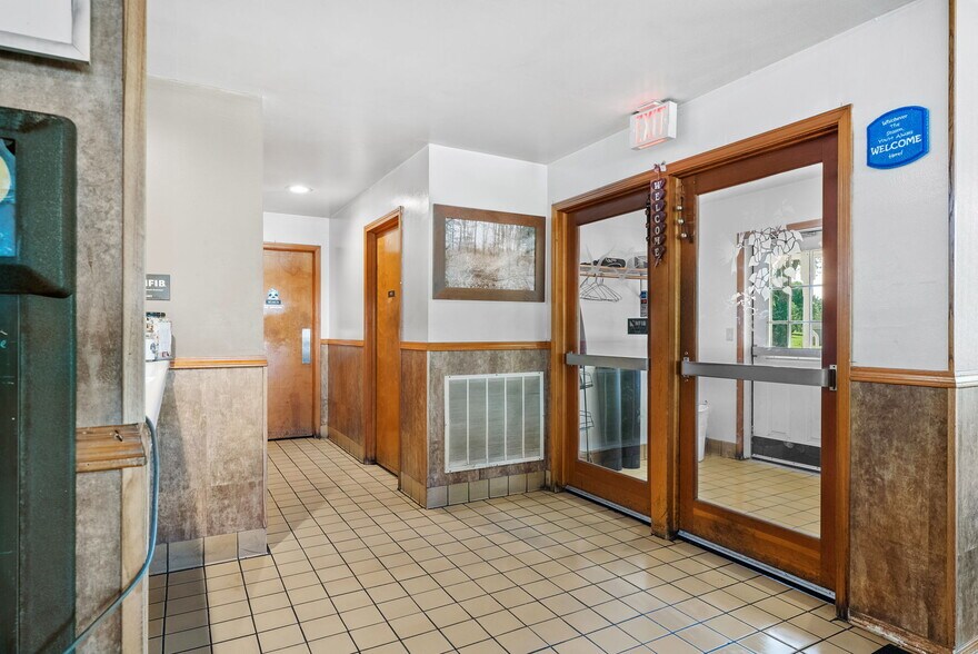 More Photos Of 6189 Tielens Rd, Dyckesville Restaurant For Sale