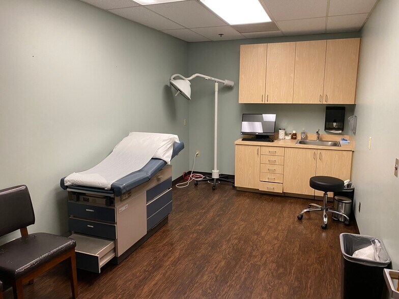 More Photos Of 8851 Center Dr, La Mesa Medical For Lease