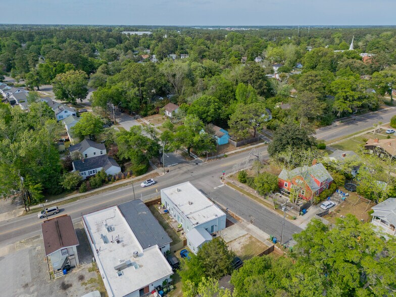 More Photos Of 2020 Princess Place Dr, Wilmington Freestanding For Sale