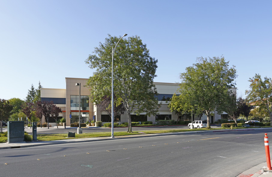 More Photos Of 155 S Milpitas Blvd, Milpitas Research And Development For Lease