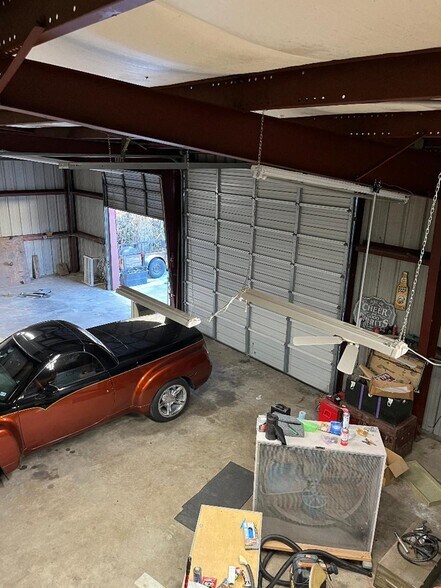 More Photos Of 11914 New Meadow Dr, Houston Light Manufacturing For Sale