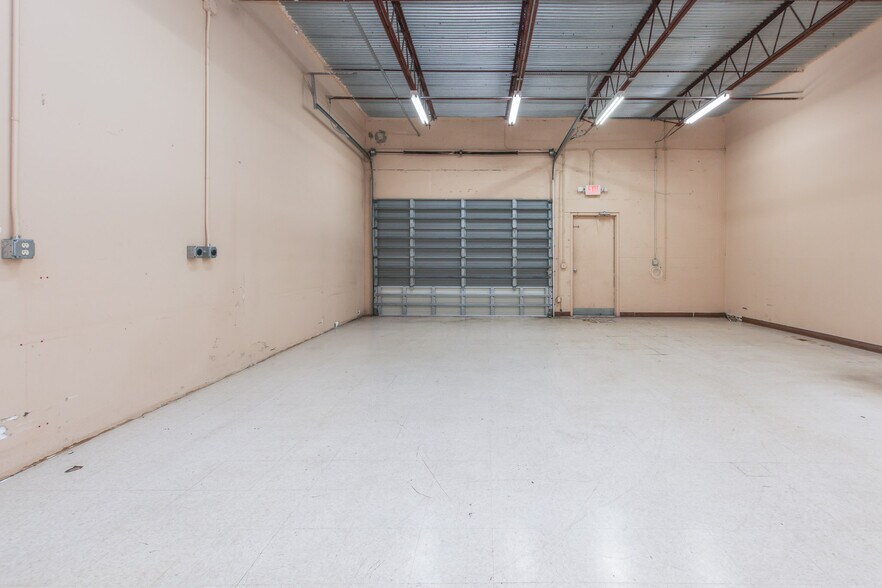 More Photos Of 3115 NW 10th Ter, Oakland Park Unknown For Lease