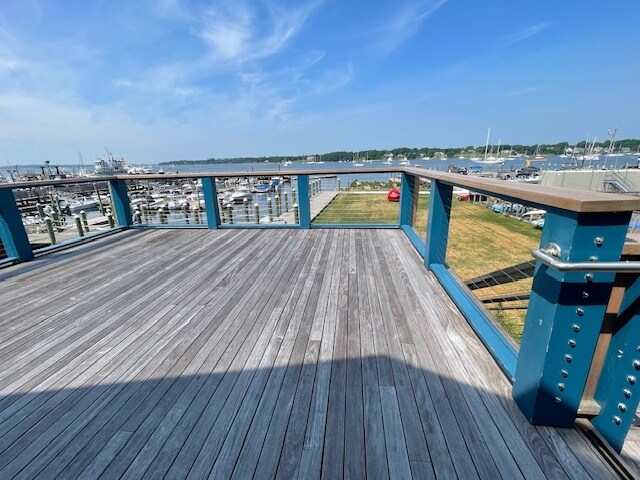 More Photos Of 205 Thames St, Bristol Restaurant For Lease