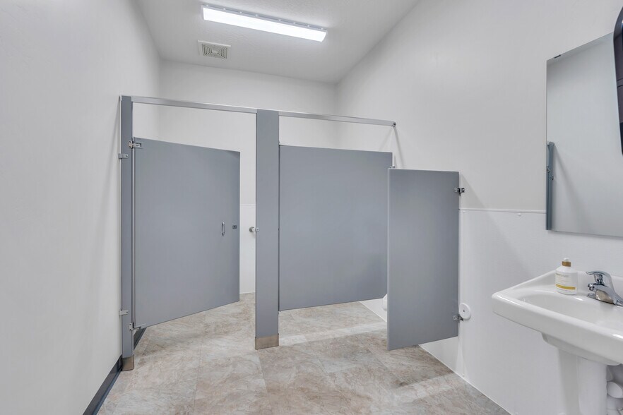 More Photos Of 737 N Main St, Springville Funeral Home For Sale