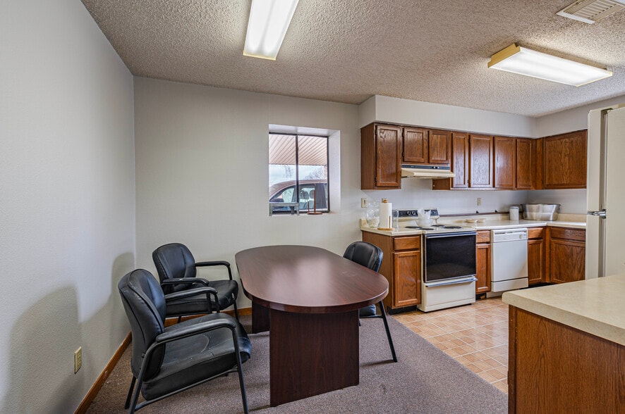More Photos Of 1950 Oday Rd, Pearland Manufacturing For Sale