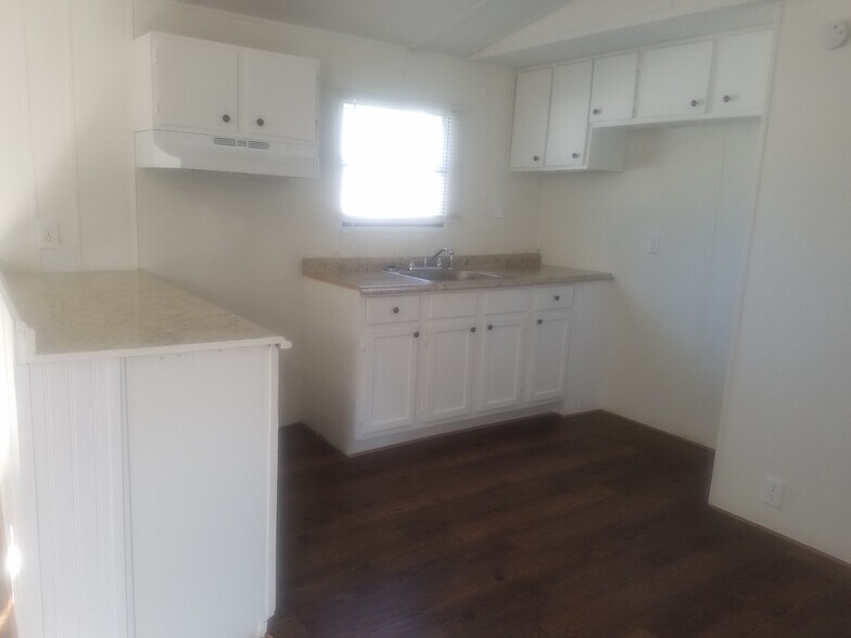 807 Edgemont Ave, Greenville, SC 29617 Manufactured Housing Mobile