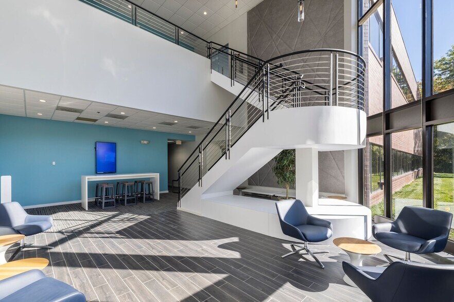 More Photos Of 6 Riverside Dr, Andover Research And Development For Lease