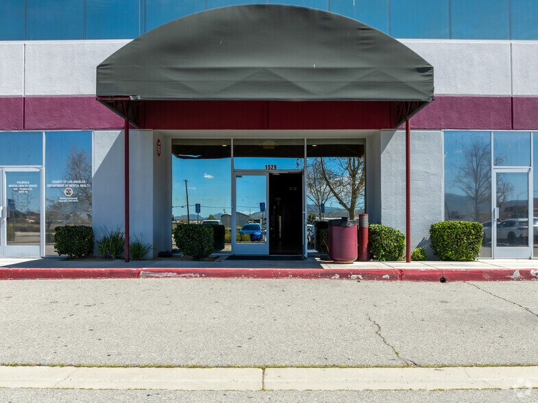 More Photos Of 1529 E Palmdale Blvd, Palmdale Office For Sale