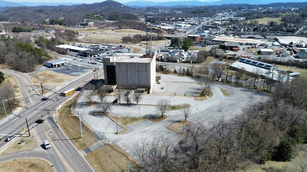 More Photos Of 3417 N Roan St, Johnson City Office Residential For Sale