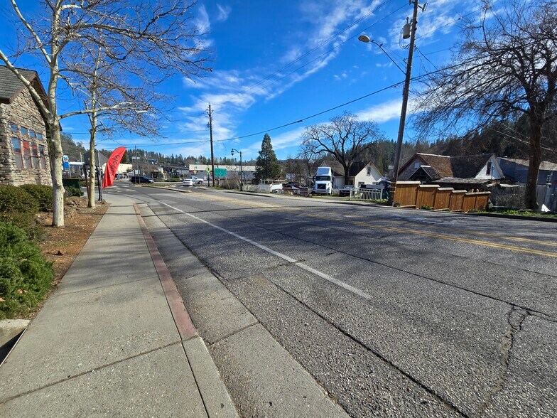 More Photos Of 406-412 E Main St, Grass Valley Office For Lease