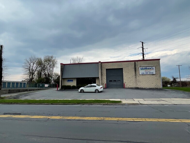 More Photos Of 2336 S 12th St, Allentown General Retail For Lease