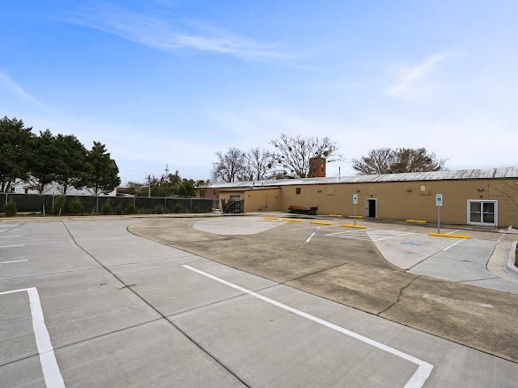 More Photos Of 312 N Center St, Goldsboro Freestanding For Sale