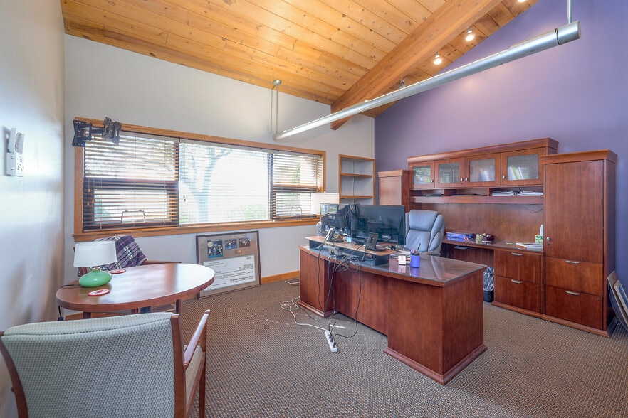 More Photos Of 8880 Ballentine St, Overland Park Office For Sale